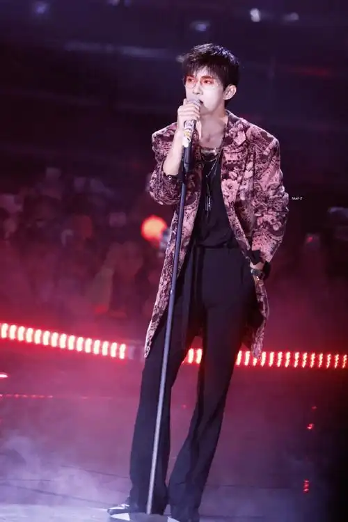 tfboys十周年演唱会登阿里财报##易烊千玺二三逢时戢鳞风起