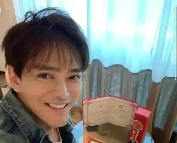 初见帅气逼人,再见大姨你谁?这7位"姨化"男星油腻起来真要命