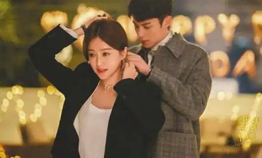 秦岚谈"姐弟恋"爱的世界里年纪不是问题