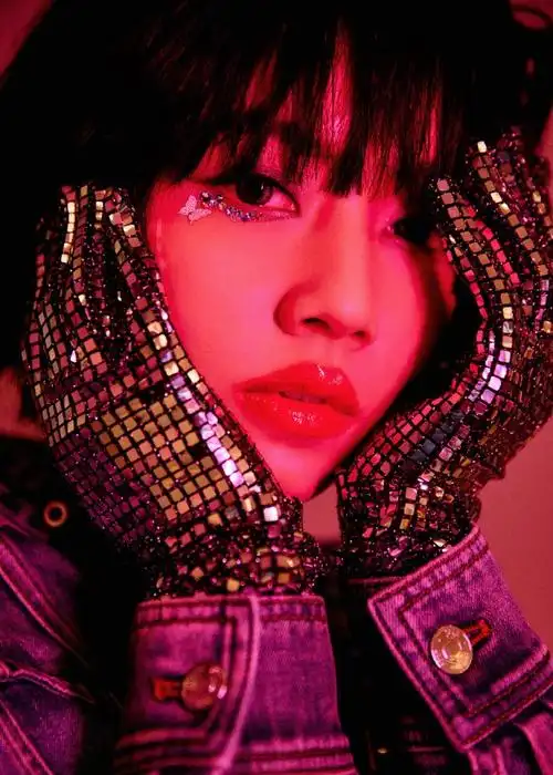 刘惜君齐刘海短发