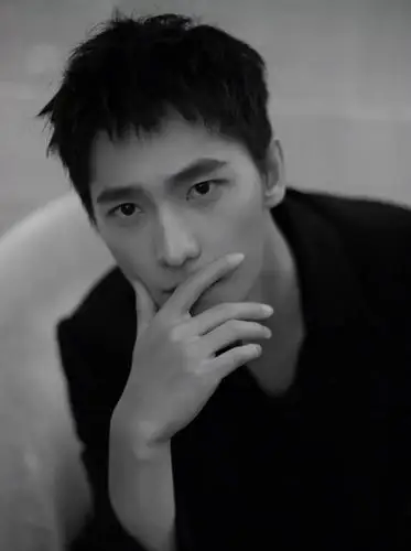 2018杨洋和易烊千玺狗啃式刘海短发发型火爆了,一个字帅!