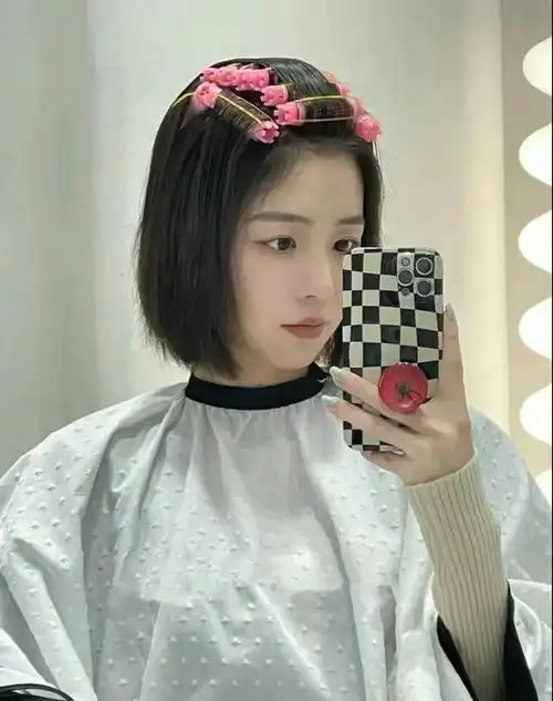 摩根烫让自己头顶自然蓬松