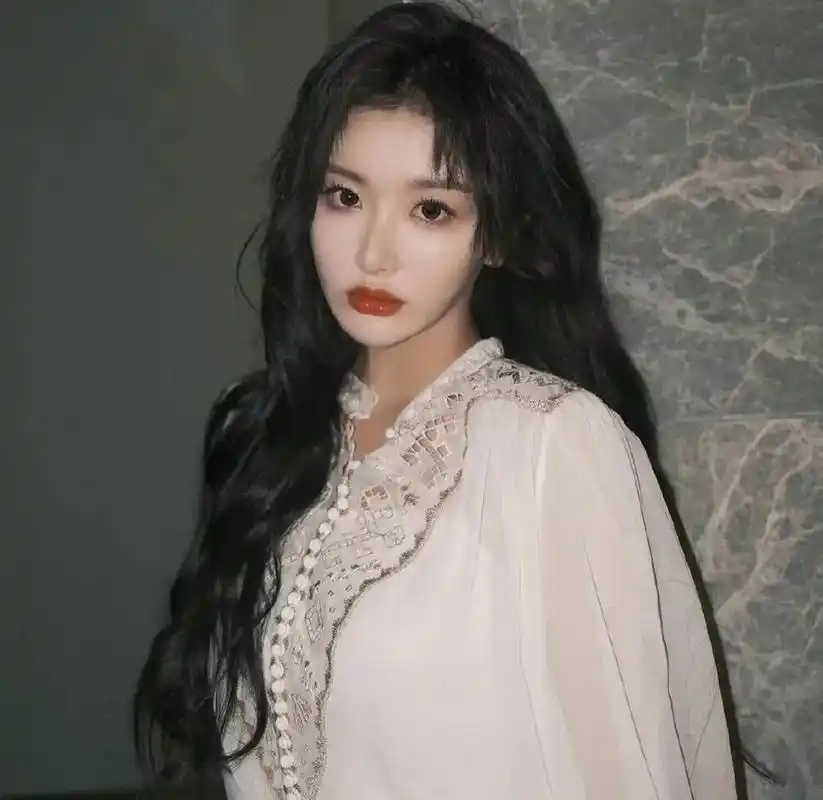 头像——孔雪儿