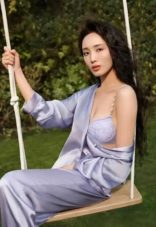 国民校花王紫璇泳装内衣秀火辣身材撩人网友直呼顶不住