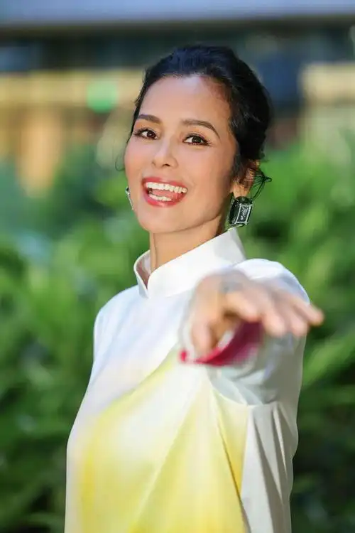 韦唯早年间曾演唱很多体育赛事歌曲. 受访者供图