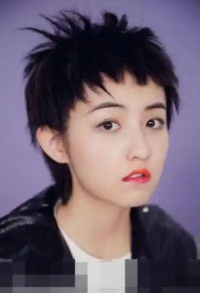 女生剪齐耳短发造型图片迷人时尚的短头发大全