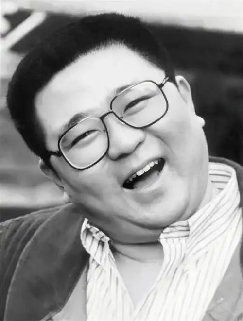 "狄仁杰"梁冠华:被导演妻子逼着拍戏,如今事业爱情双丰收