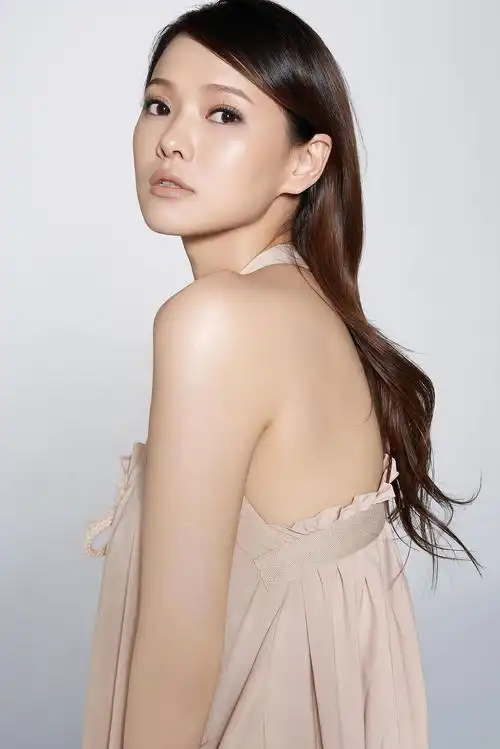 淡妆素雅彰显十足韵味听音乐赏美女六十七