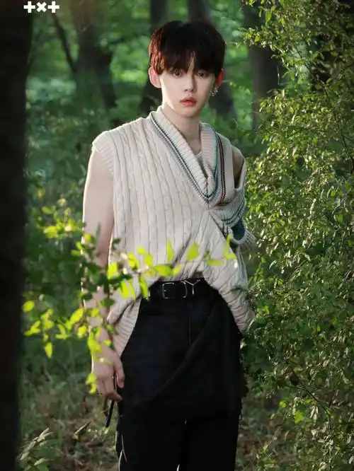 崔然竣frostmv的部分照片