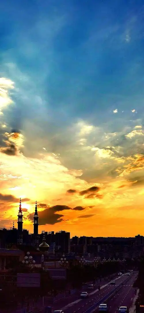 甘肃省临夏的黄昏傍晚(手机即景)