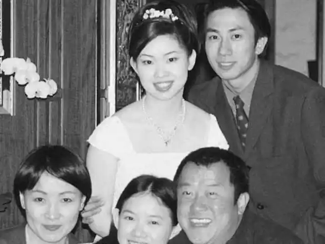 王美华:她是曾志伟前妻,后与干儿子相恋,如今身患病症单身一人_曾宝仪