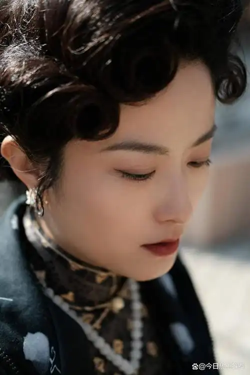 徐百慧新剧《潜行者》开播 悬疑谍战角色身份成谜