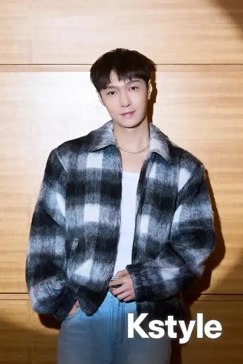 "一直在找机会来日本活动"】    2012年,张艺兴作为exo的成员,在韩国