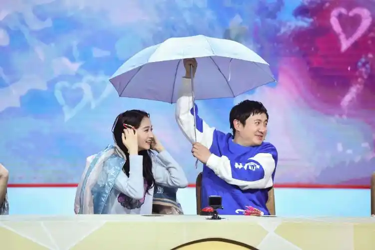 关晓彤王牌对王牌甜美剧照图片