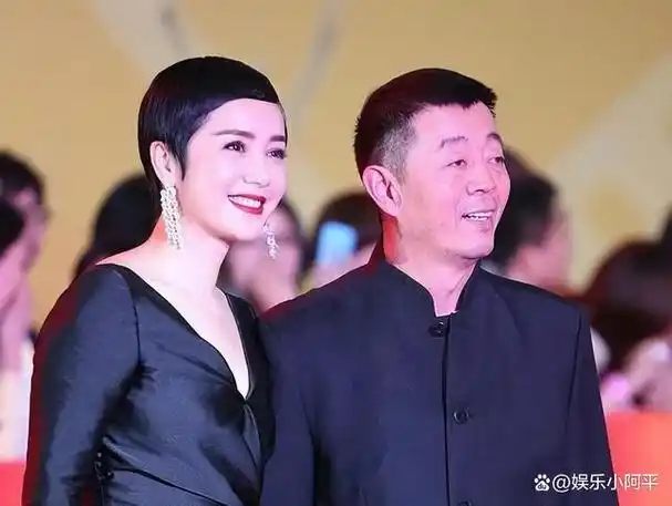 蒋雯丽:隐忍丈夫偷吃20年,不离婚才是她最好的"报复"?