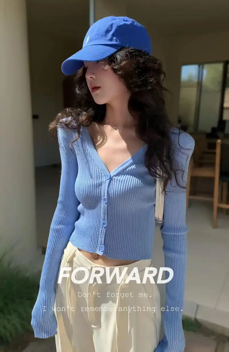 姐妹们～这套蓝色条纹针织开衫两件套也 - 抖音