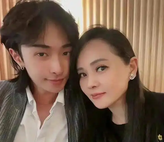 5月30日伊能静替儿子公开征婚:对儿媳要求宽松,不限男女,引发争议