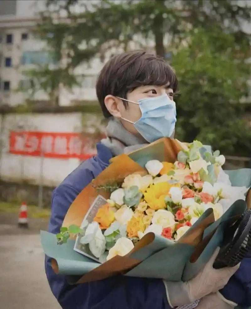 肖战捧花合集!怕你不被人知,又怕你人尽皆知.