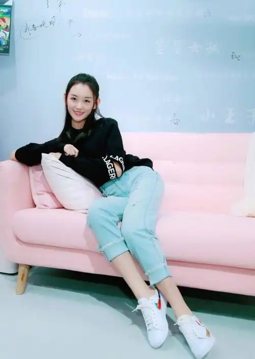 原创蒋依依风格太时尚六套搭配知性而又优雅绝对值得大家借鉴