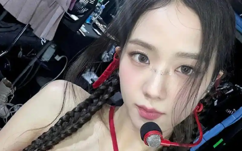 【金智秀jisoo】更新了墨西哥场的照片