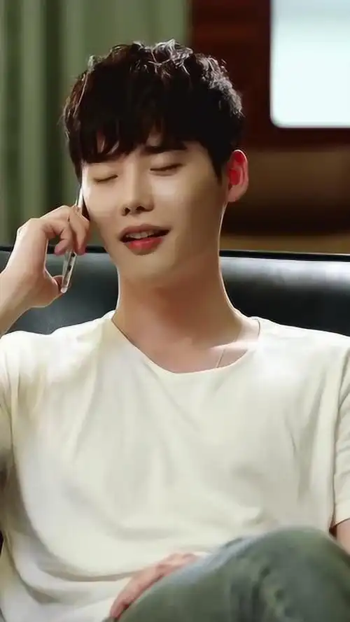 李钟硕笑起来太可爱了