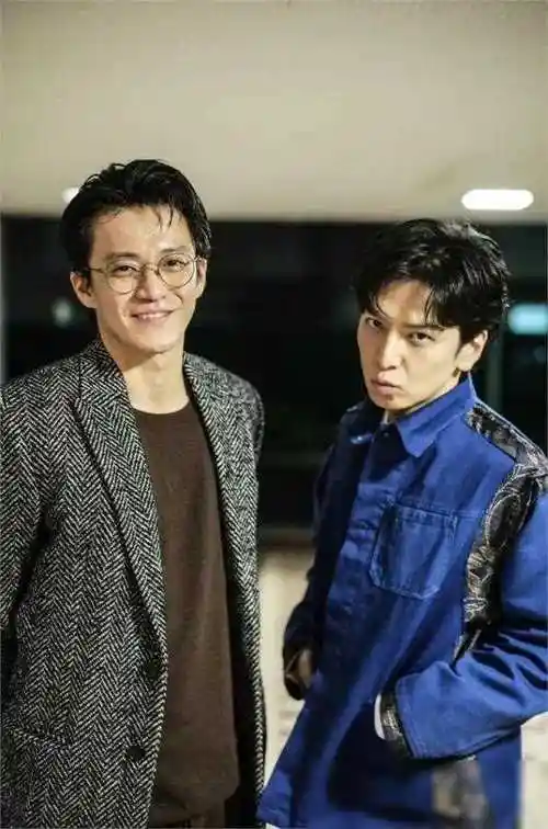 小栗旬直播曝光41岁真面目网友惊呆了头要秃了吗