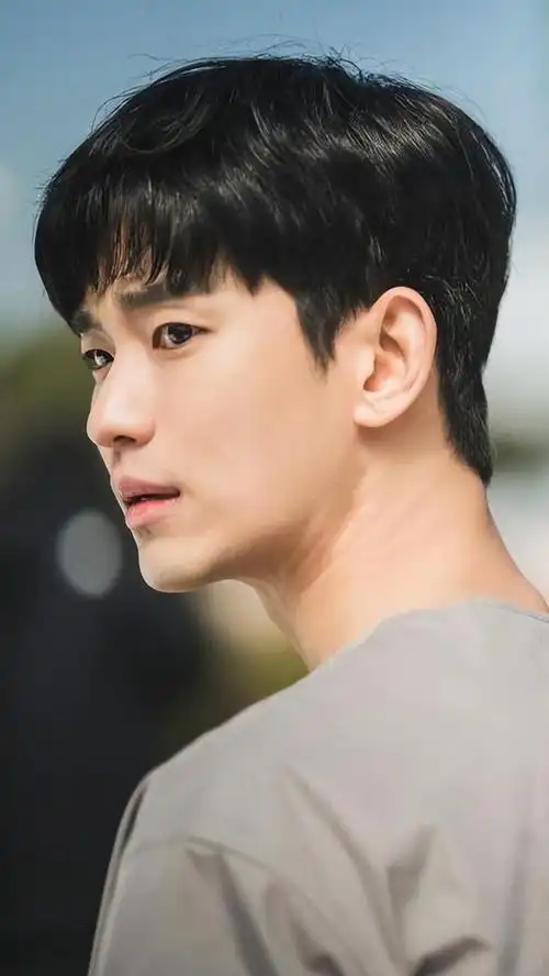 《来自星星的你》10年后:有俩娃的全智贤还是很美,金秀贤没变样