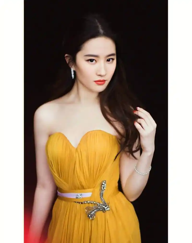 你和刘亦菲几岁?