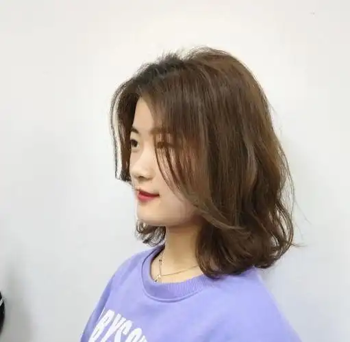 "网红气垫烫中短发"