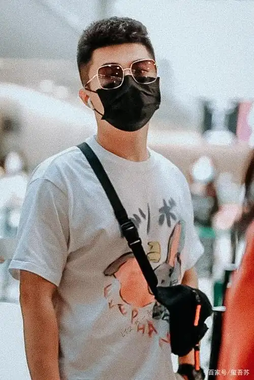 周九良,人间小甜饼