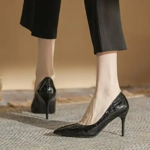 枪色高跟鞋女2024新款性感格子尖头细跟百搭气质黑色职业工作单鞋