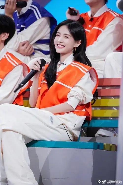 李一桐小香风外套##李一桐你好星期六剧照