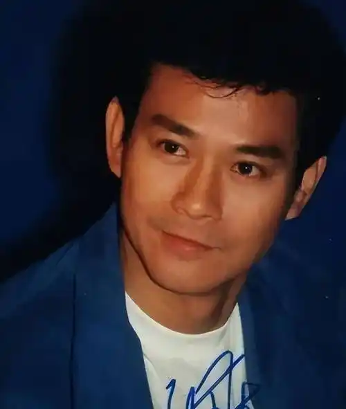 同样是郑少秋的孩子,沈殿霞和官晶华的女儿一对比,差距就出来了_中国