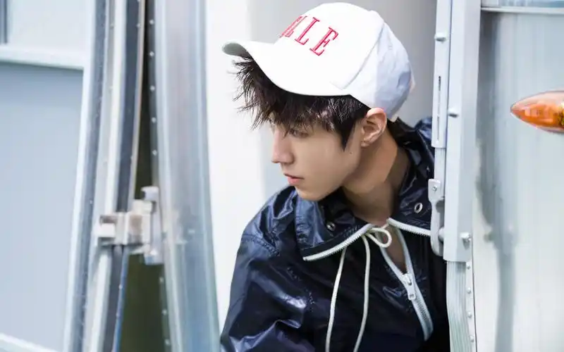 王俊凯图片帅气壁纸