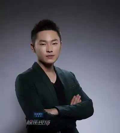 梁博受访《娱乐现场》 否认为赵露抛弃女友