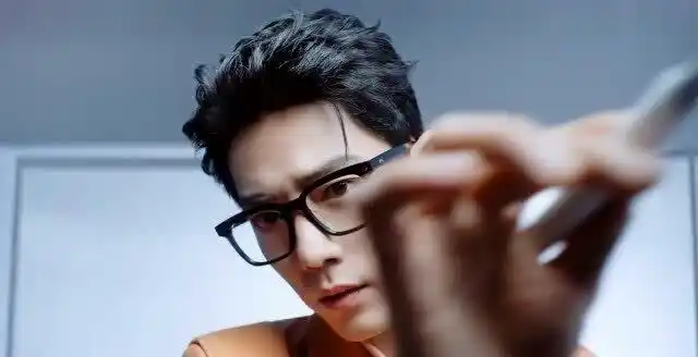 肖战《设计师篇》上线啦 陌森眼镜品牌代言人 用时间书写自己的故事