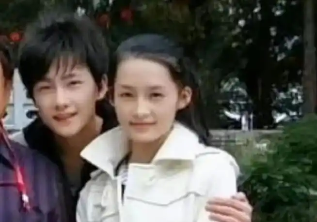 杨洋李沁当初青涩的恋爱是不是还挺好磕的?