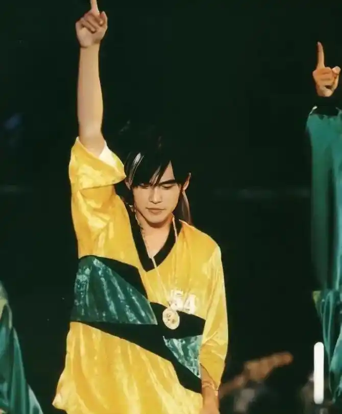 周董年轻时候的颜值78 #周杰伦 #明天会更好 #青春  #周 - 抖音