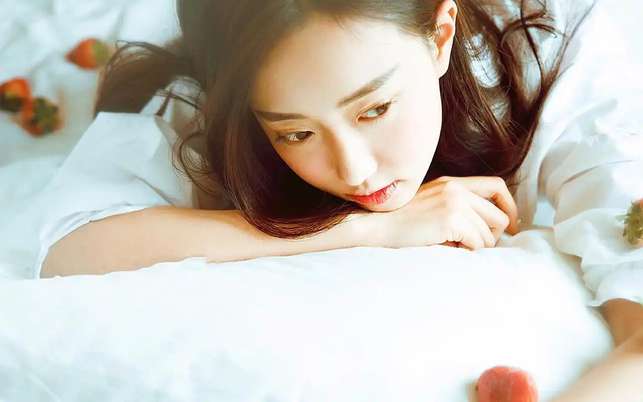 养眼美女私房高清唯美文艺写真壁纸