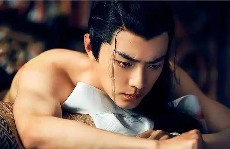 罗云熙的健身照片曝光,让人心动不已!网友惊呼:太帅了!