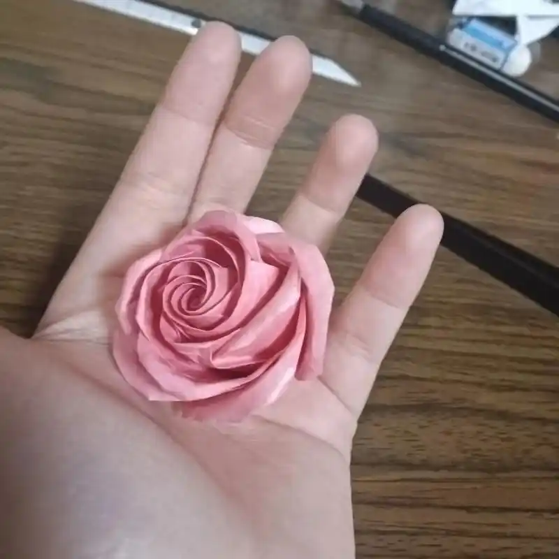 还是花.lover玫瑰  #折纸 #手工 #折纸玫瑰花 - 抖音