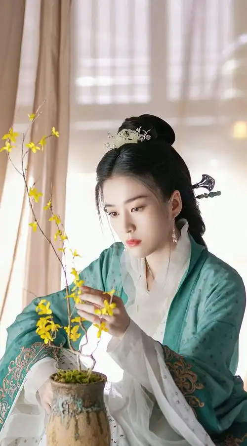 白发容乐张雪迎