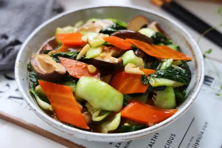 这3样素菜一起炒太美味了,做法简单,营养又下饭,没肉吃得也香