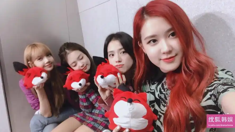 jisoo"我们想快去中国"道出心声,jennie"我的小狗很可爱"炫耀萌宠