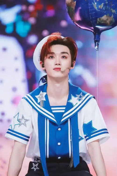 丁程鑫叁重楼暨出道四周年演唱会