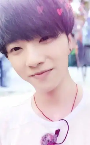 音乐天才毛不易不适合综艺看完华晨宇刚出道时的造型和表现再说