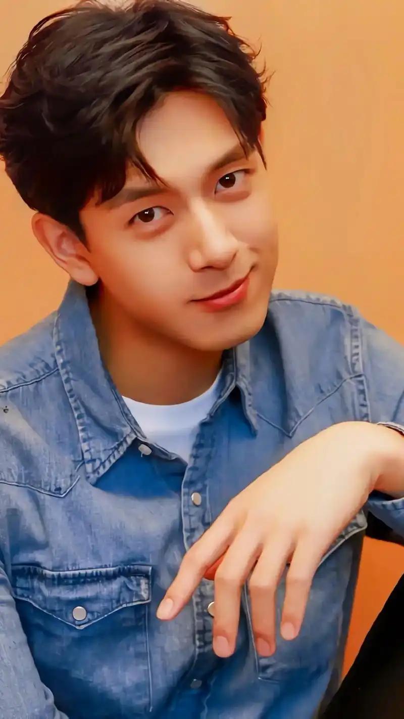 李现,帅得让人把持不住啊 #治愈系笑容 #男神 #明星 #李 - 抖音