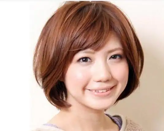 感觉到自己就是一个大胖子,其实你可以选择一款漂亮的大饼脸短发发型