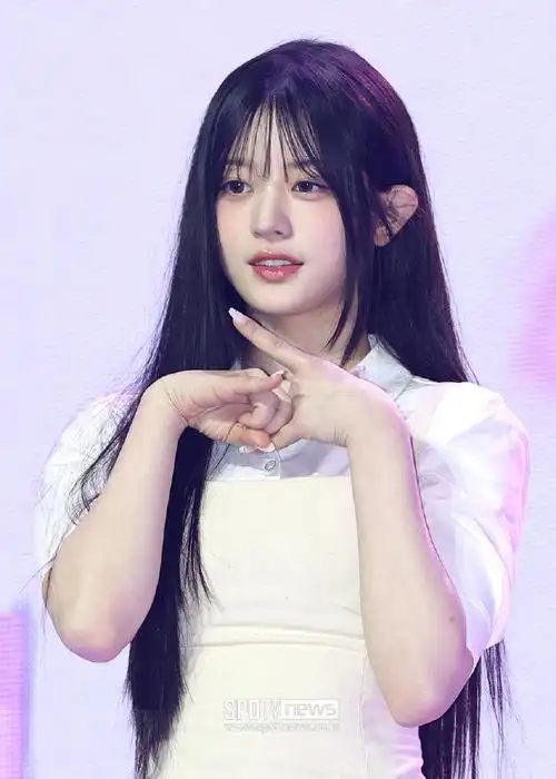 illit正式出道##illit出道新闻图