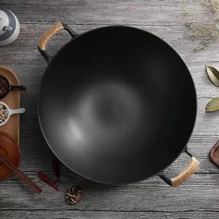 双耳铸铁炒锅36cm. 适合4-6人使用. 双耳铸铁炒锅42 - 抖音